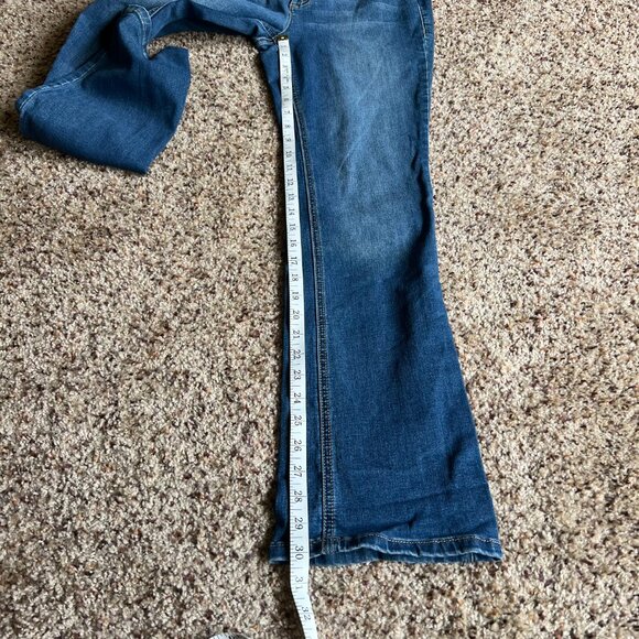 Earl Jeans Women’s Size 8 Slim Fit Bootcut Blue Denim with Embroidered Pockets - Picture 9 of 9